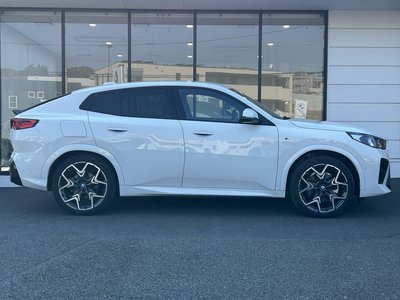 2025 BMW IX2 photo 11