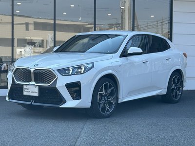 2025 BMW IX2 photo 2