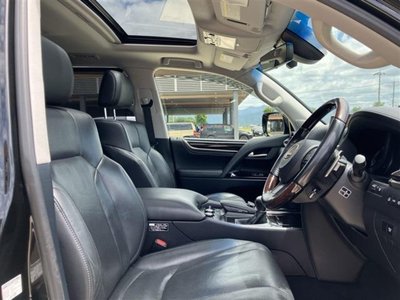 2015 Lexus LX — фото 12