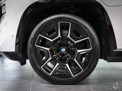 2024 BMW XM thumbnail 38
