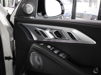2024 BMW XM photo 8