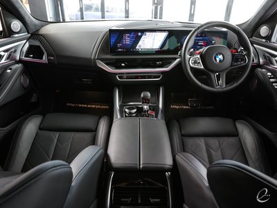 2024 BMW XM photo 3