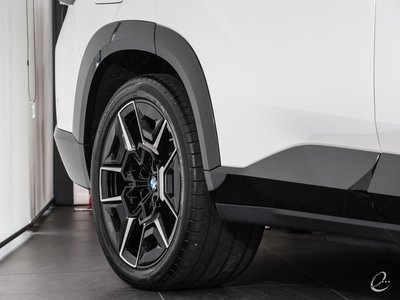 2024 BMW XM thumbnail 23