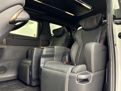 صورة 32 لـ 2024 Toyota ALPHARD