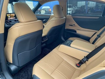 2023 Lexus ES thumbnail 59