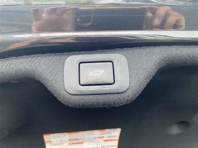 2023 Lexus ES thumbnail 18