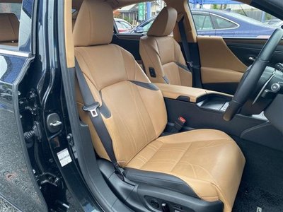 2023 Lexus ES photo 13