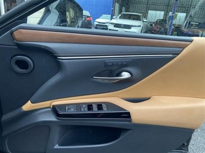 2023 Lexus ES thumbnail 46