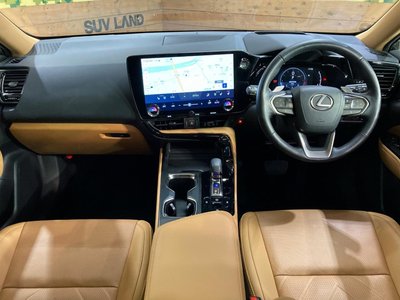 2023 Lexus NX photo 2