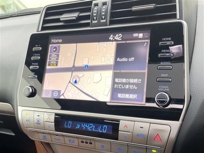 2022 Toyota LAND CRUISER PRADO photo 3