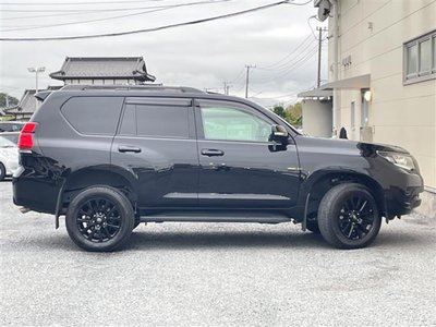 2022 Toyota LAND CRUISER PRADO thumbnail 38