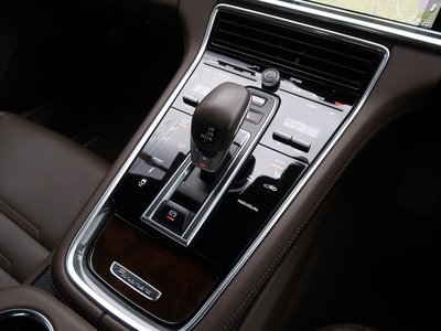 2019 Porsche PANAMERA thumbnail 30