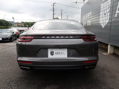 2019 Porsche PANAMERA thumbnail 18