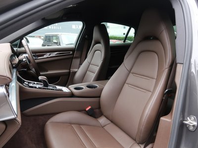 2019 Porsche PANAMERA thumbnail 35