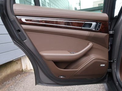 2019 Porsche PANAMERA thumbnail 40