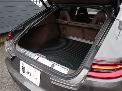 2019 Porsche PANAMERA photo 16