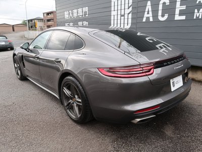 2019 Porsche PANAMERA thumbnail 24