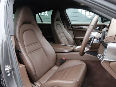 2019 Porsche PANAMERA thumbnail 36