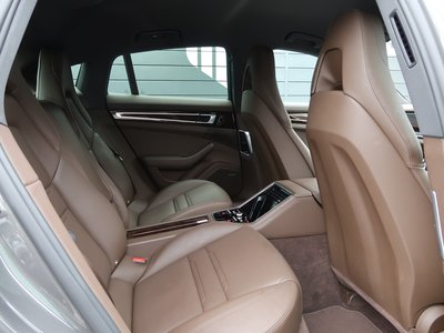2019 Porsche PANAMERA thumbnail 37
