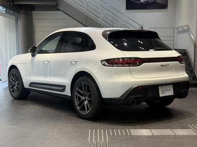 2024 Porsche MACAN photo 3