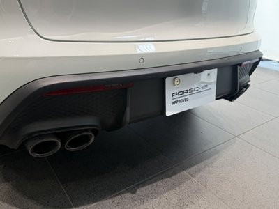2024 Porsche MACAN photo 10