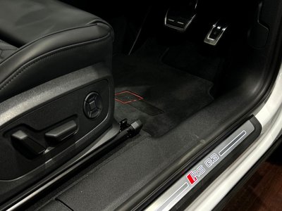 صورة 15 لـ 2025 AUDI RS Q3