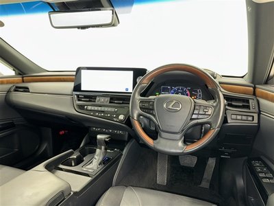 2023 Lexus ES photo 9