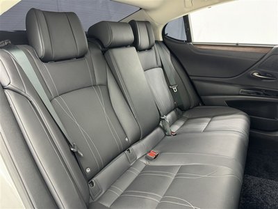 2023 Lexus ES thumbnail 32