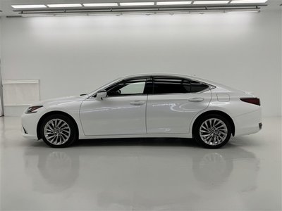 2023 Lexus ES photo 5