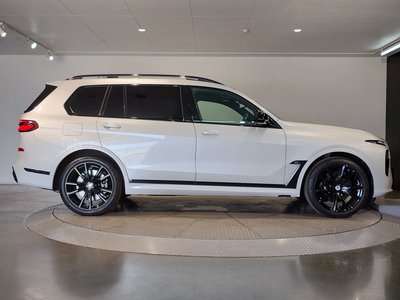 2023 BMW X7 — фото 10