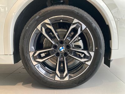 2025 BMW IX2 photo 8