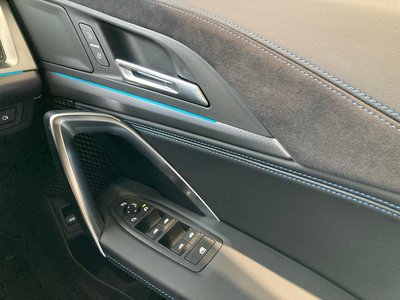 2025 BMW IX2 thumbnail 48
