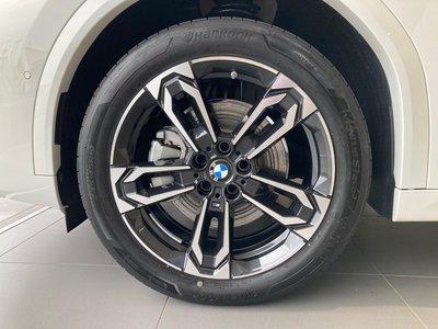2025 BMW IX2 photo 10