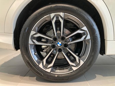 2025 BMW IX2 photo 9