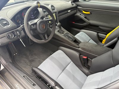 2024 Porsche 718 SPYDER thumbnail 17