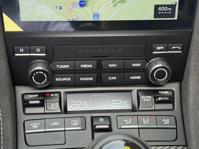 2024 Porsche 718 SPYDER thumbnail 24