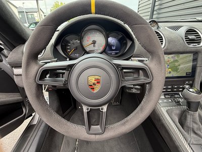 2024 Porsche 718 SPYDER photo 3