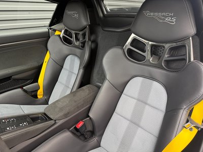 2024 Porsche 718 SPYDER thumbnail 18