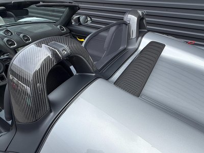 2024 Porsche 718 SPYDER thumbnail 34