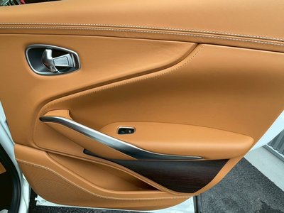 2024 Aston Martin DBX — миниатюра 56