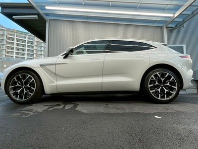 2024 Aston Martin DBX photo 12