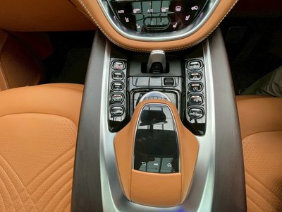 2024 Aston Martin DBX — миниатюра 47