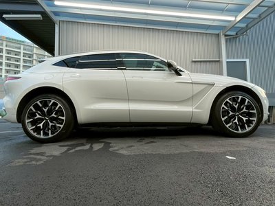 2024 Aston Martin DBX — миниатюра 24