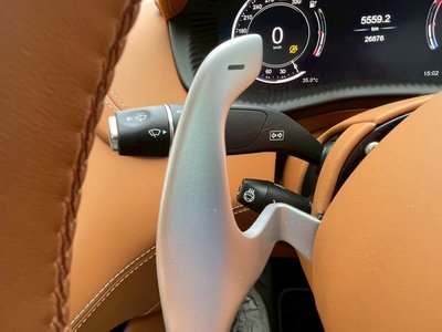 2024 Aston Martin DBX — миниатюра 39