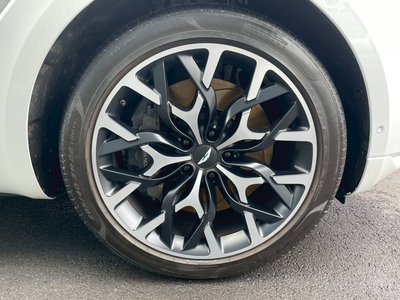 2024 Aston Martin DBX — миниатюра 31