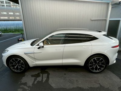 2024 Aston Martin DBX photo 10