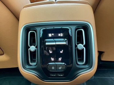 2024 Aston Martin DBX — миниатюра 58