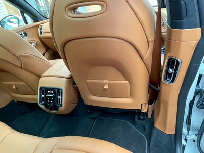 2024 Aston Martin DBX — миниатюра 57