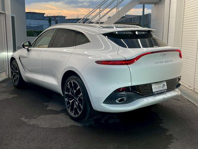 2024 Aston Martin DBX photo 13