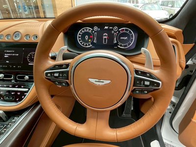 2024 Aston Martin DBX — миниатюра 38